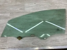 Стекло двери KIA CEE'D