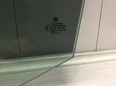 Стекло двери VOLKSWAGEN TOURAN