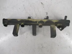 Рампа топливная PEUGEOT 406