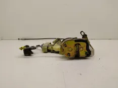 Замок двери передней левой Toyota Yaris XP10 2003