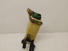 Бачок гидроусилителя Audi A4 B5 1998 8D0422373C