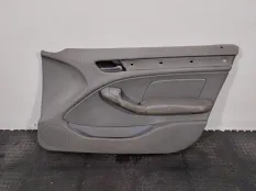 Обшивка двери передней правой BMW 3 E46 рест. 2003