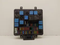 Блок предохранителей Renault Midlum 2001