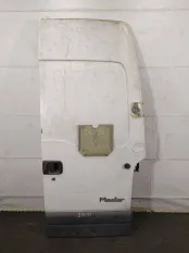 Дверь задняя распашная правая Renault Master