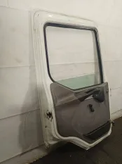 Дверь передняя левая Renault Midlum 2001