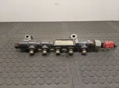 Топливная рампа Ford C-Max рест. 2007 9648580880