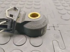 Датчик детонации Volkswagen Golf 4 1999 0261231045