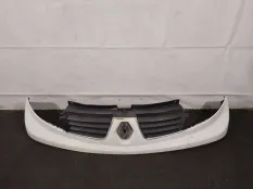 Решетка радиатора Renault Trafic 2 рест. 2008