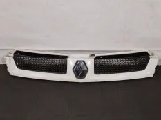Решетка радиатора Renault Master 2 рест. 2004