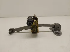 Ограничитель открывания двери задней левой