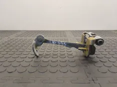 Ограничитель открывания двери передней правой