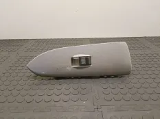 Кнопка стеклоподъемника двери передней правой