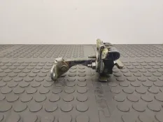 Ограничитель открывания двери передней левой