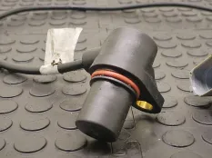 Датчик коленвала Volkswagen Golf 4 1999