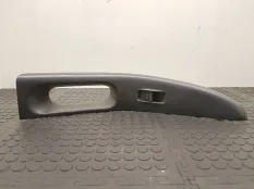 Кнопка стеклоподъемника двери передней правой Audi