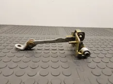 Ограничитель открывания двери передней левой