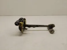 Ограничитель открывания двери передней правой