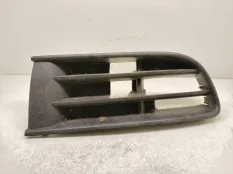 Решетка в бампер правая Volkswagen Polo 4 2002