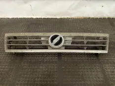 Решетка радиатора Nissan Sunny N14 1995 6231070R00