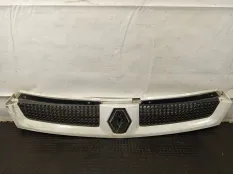 Решетка радиатора Renault Master 2 рест. 2005