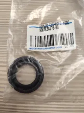 Сальник свечного коллодца