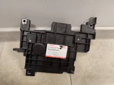 крепление решетки радиатора левое - 5509020XVC01A