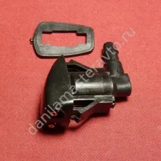 Форсунка стеклоомывателя лобового стекла Toyota/8538104040