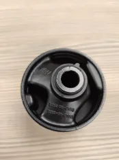 Сайлентблок левой подушки - D09A00LM