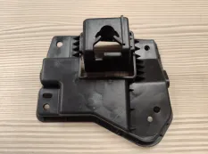 Кронштейн крепления решётки радиатора правый MAZDA CX4 - GW9D50153