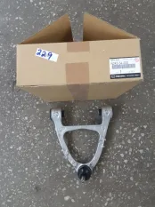 Рычаг подвески передний правый - N24334200