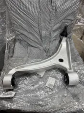 Рычаг подвески передний правый - N24334300C