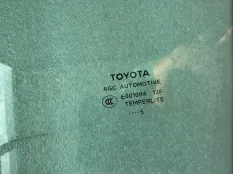 Стекло двери Toyota Highlander
