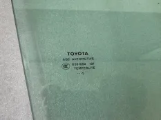 Стекло двери Toyota Highlander