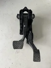 Педаль газа Skoda Karoq