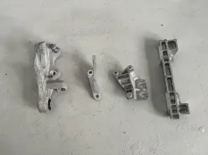 Кронштейн Geely Tugella