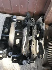 Петли капота BMW 5