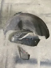 Подкрылок Renault Sandero 2