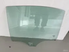 Стекло двери Mercedes-Benz C