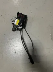 Замок капота BMW X2