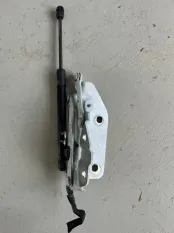 Петли капота Land Rover Discovery Sport