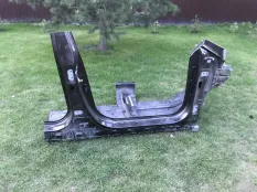 Центральная стойка кузова Hyundai i40