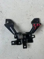 Кронштейн замка капота Ford Fiesta