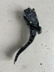 Педаль газа Geely Tugella