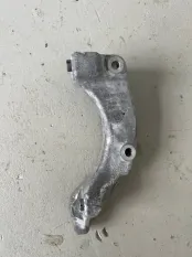 Кронштейн Geely Tugella