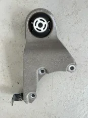 Кронштейн двигателя Voyah Free