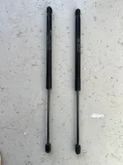 Амортизатор багажника Suzuki Vitara