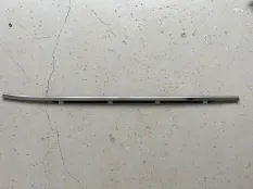 Молдинг двери Genesis GV80