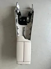 Центральная консоль Genesis GV80