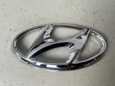 Эмблема Hyundai Solaris