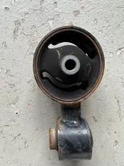 Опора двигателя Kia Carnival